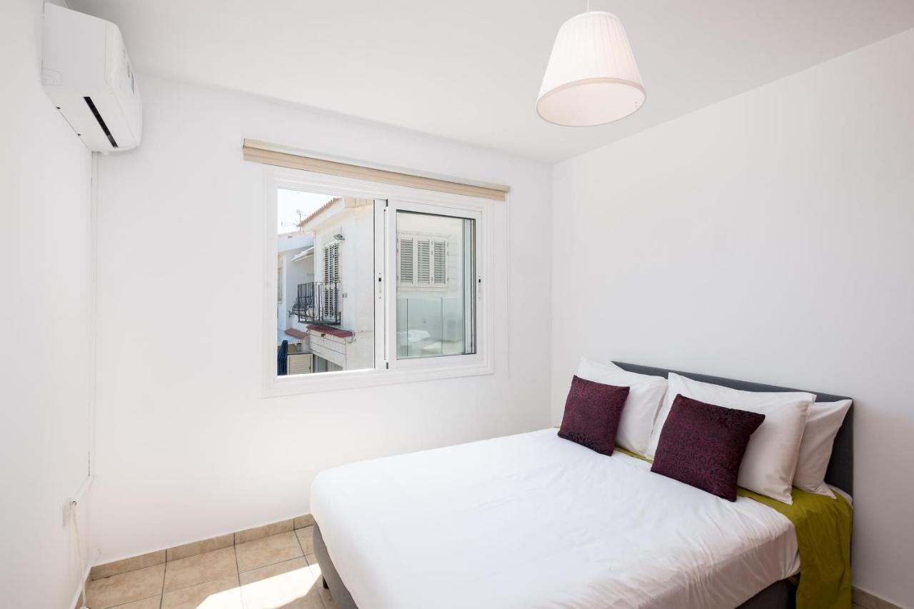 Oceanview Apartment Larnaca Esterno foto